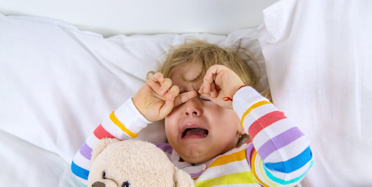 Un enfant n'arrive pas à dormir lors de sa phase terrible two