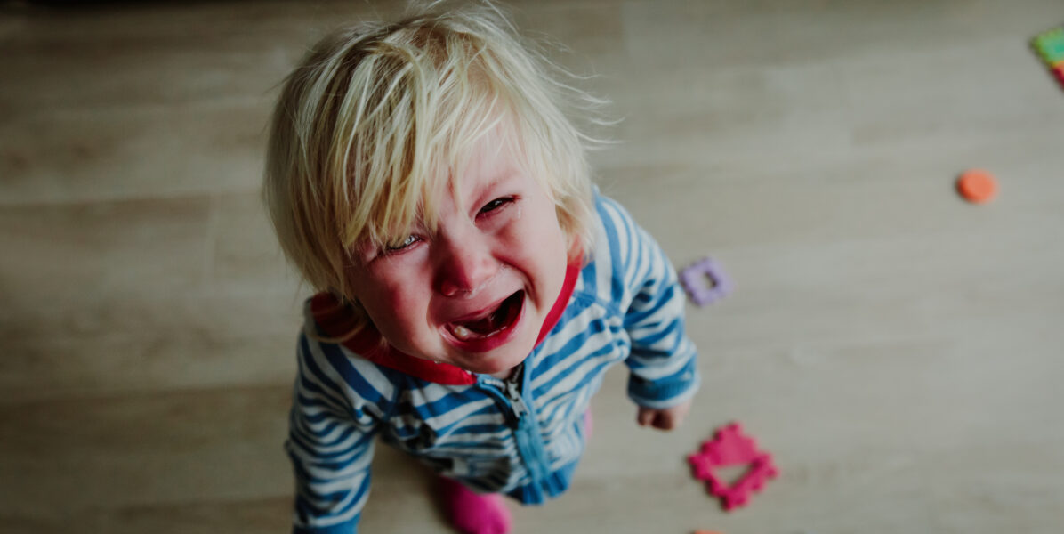 Cris, colère, pleurs enfant de 2 ans