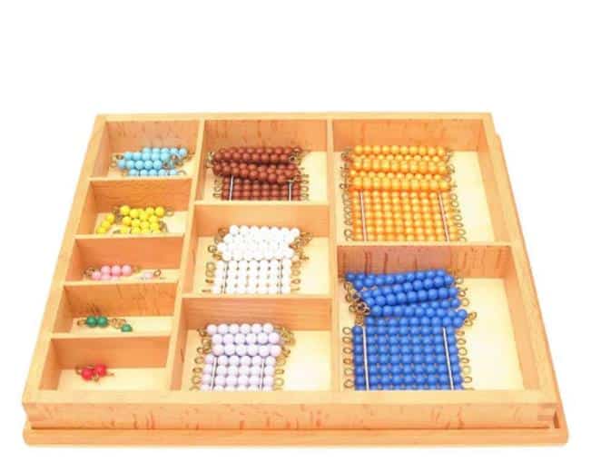 Chaînes courtes 1 à 10 et carrés de perles