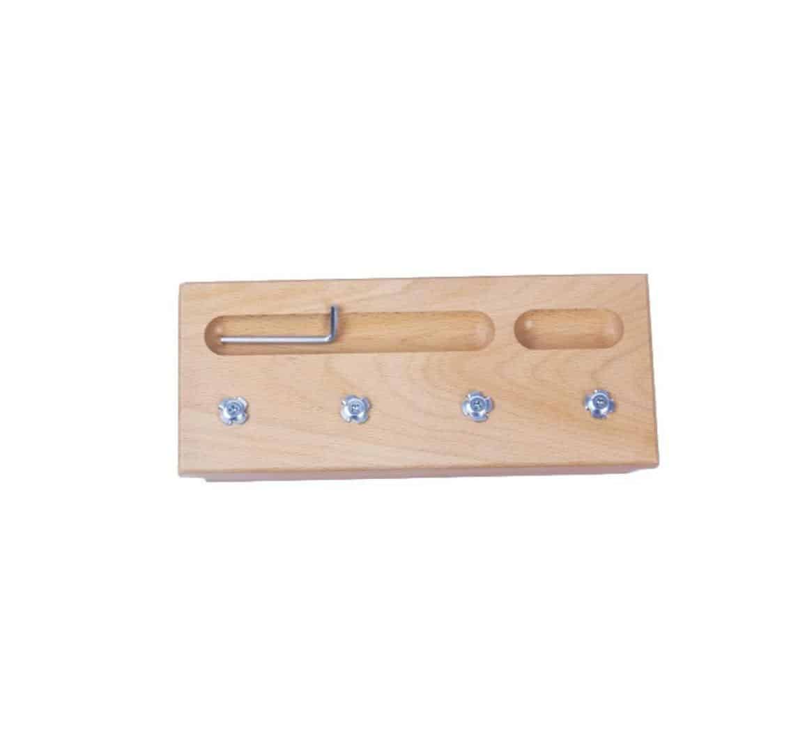 Visser/dévisser avec une clé Allen - Matériel Montessori, Vie pratique